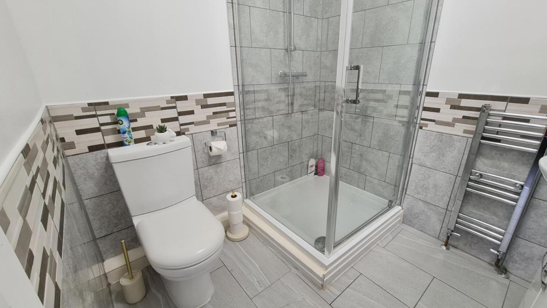 Cosy Studio With Kitchenette And Private Bathroom - 15Mins To Central London! Exterior photo