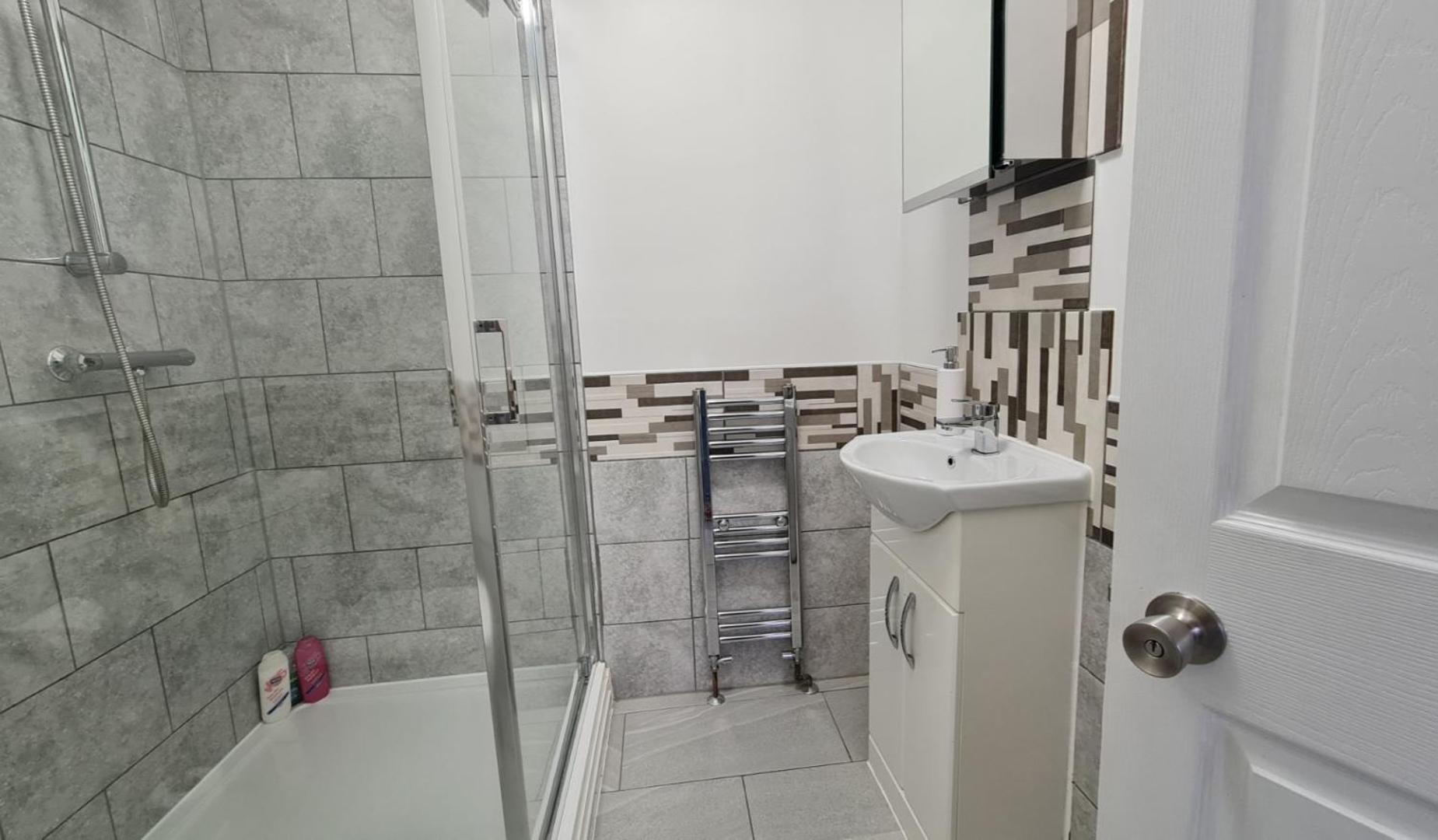 Cosy Studio With Kitchenette And Private Bathroom - 15Mins To Central London! Exterior photo