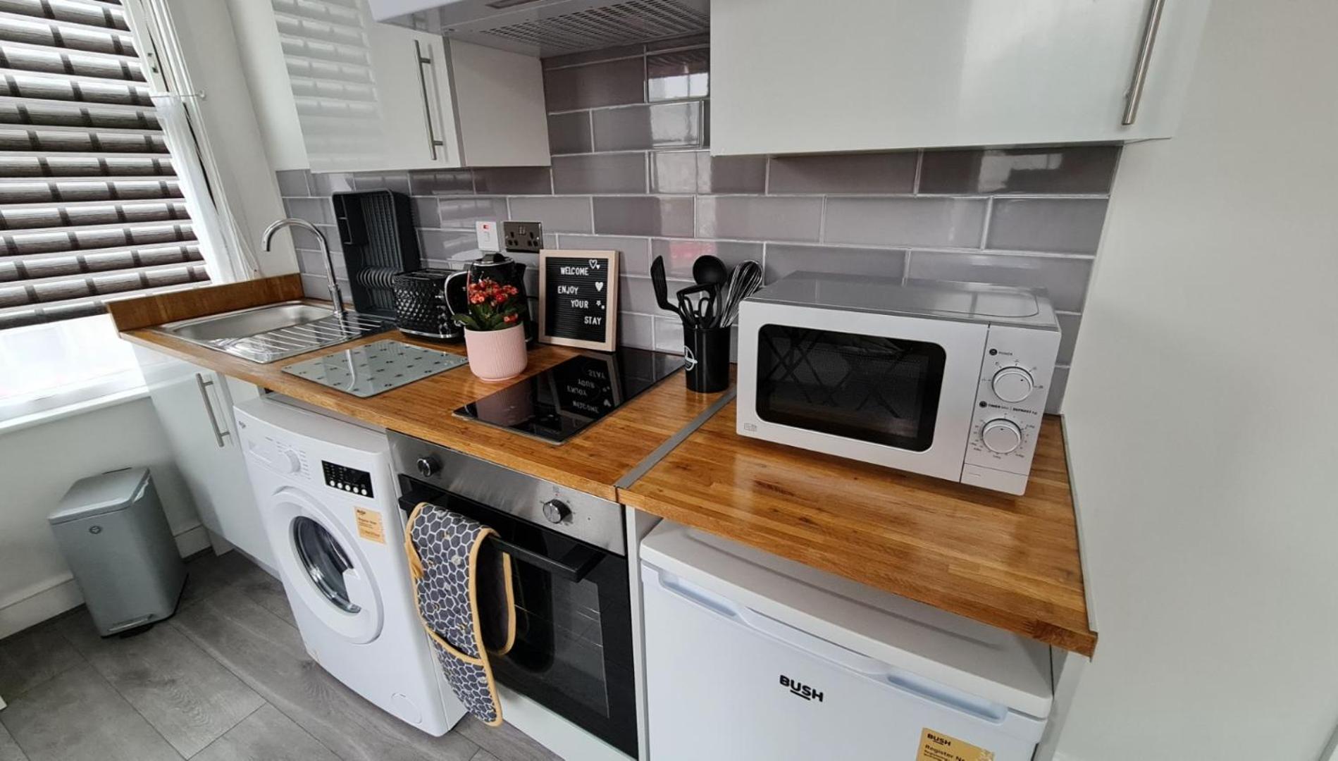 Cosy Studio With Kitchenette And Private Bathroom - 15Mins To Central London! Exterior photo