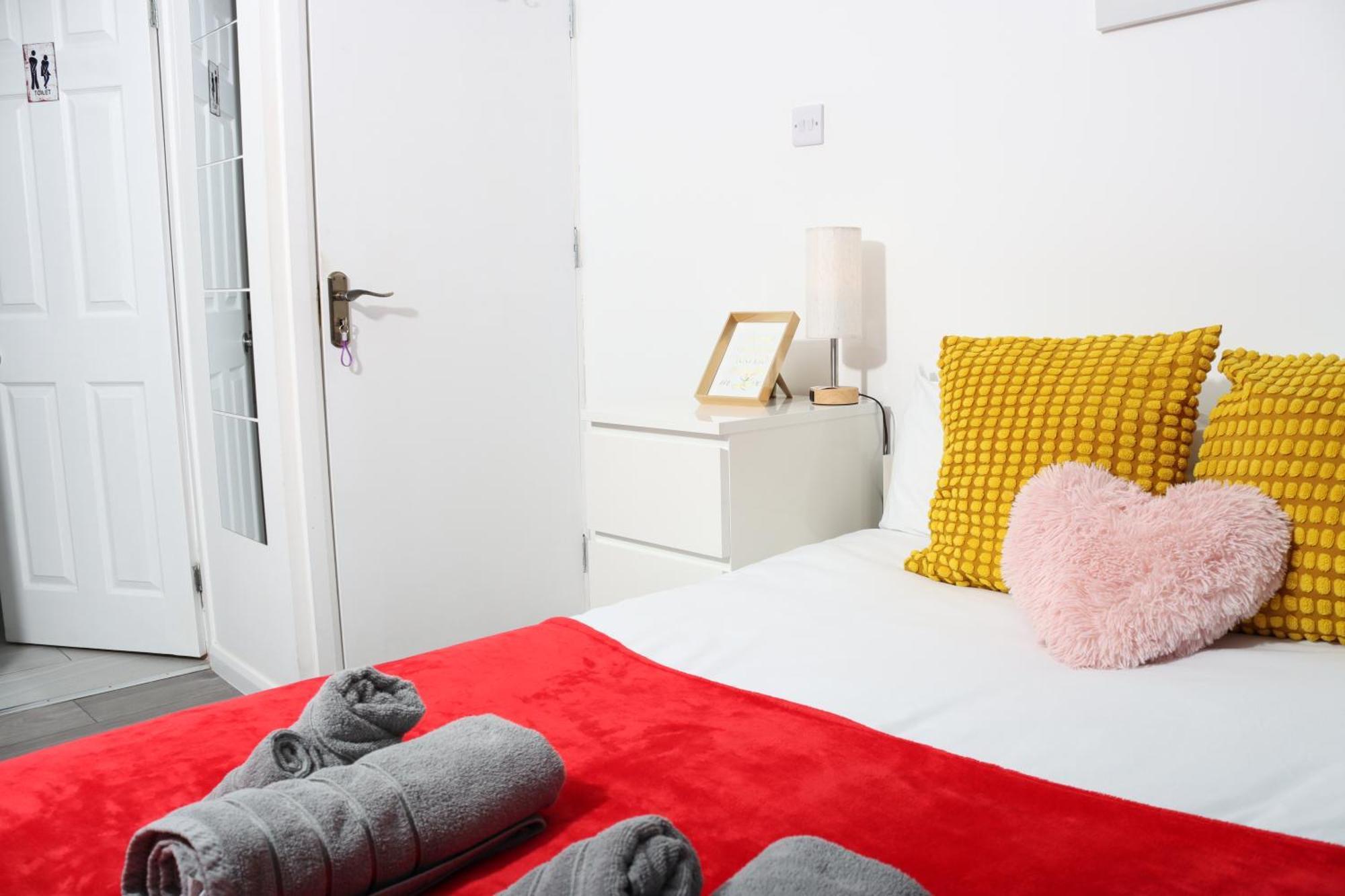 Cosy Studio With Kitchenette And Private Bathroom - 15Mins To Central London! Exterior photo