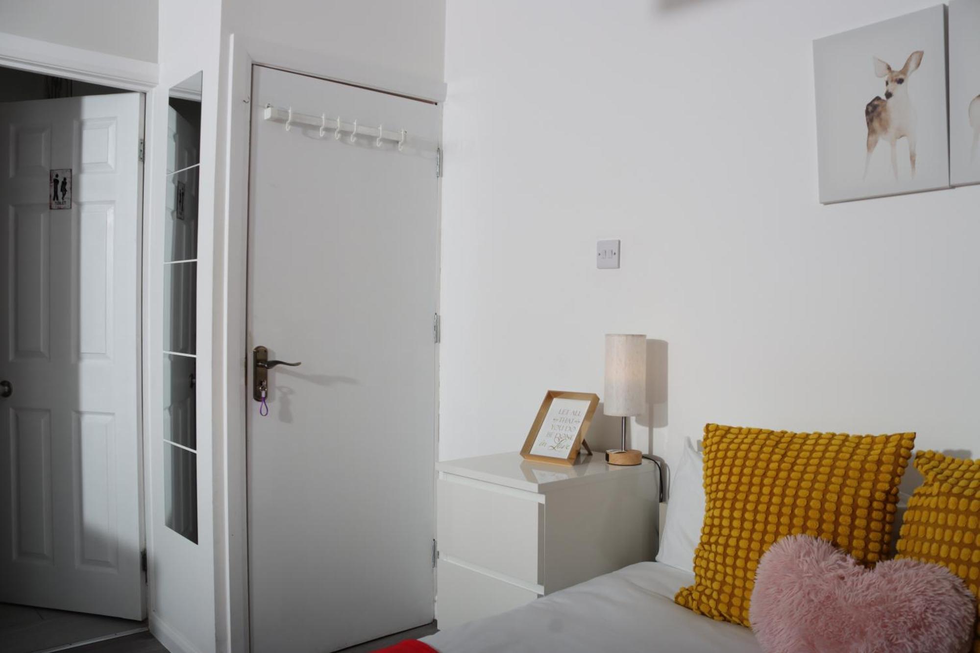 Cosy Studio With Kitchenette And Private Bathroom - 15Mins To Central London! Exterior photo