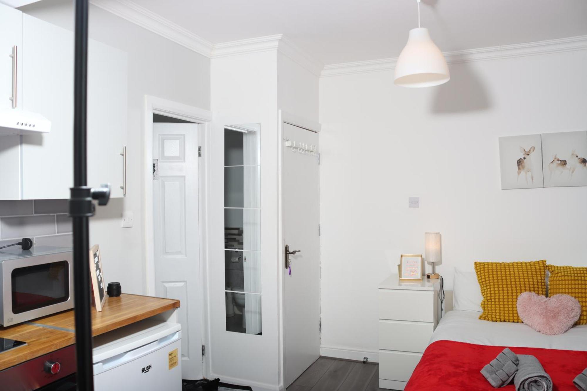 Cosy Studio With Kitchenette And Private Bathroom - 15Mins To Central London! Exterior photo
