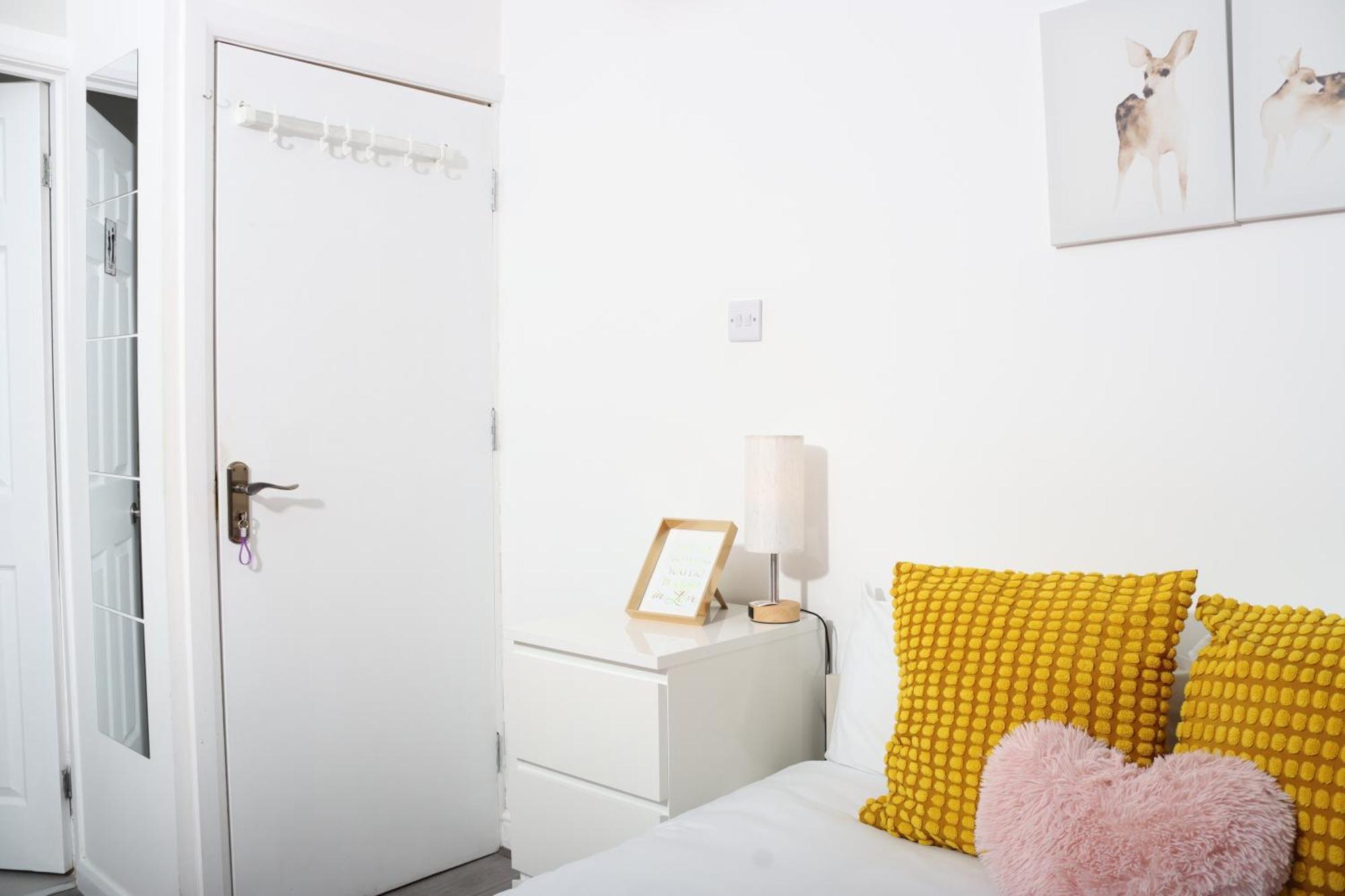 Cosy Studio With Kitchenette And Private Bathroom - 15Mins To Central London! Exterior photo